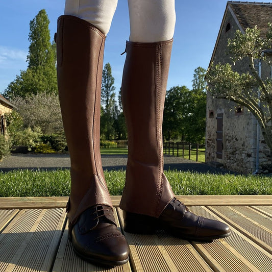 Ensemble boots et mini-chaps Privilège Equitation Milano marron porté