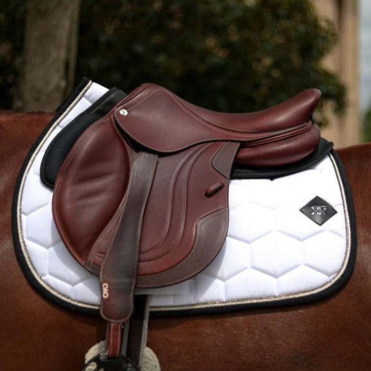 Tapis de selle pour poneys et chevaux OXXER Les Intemporelles blanc