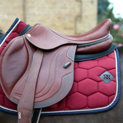 Tapis de selle pour poneys et chevaux OXXER Les Intemporelles bordeaux