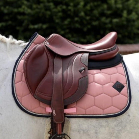 Tapis de selle pour poneys et chevaux OXXER Les Intemporelles rose