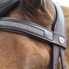Charger l&#39;image dans la galerie, Bridon en cuir naturel pour poneys et chevaux Flags&amp;Cup Kitsi détaille frontal
