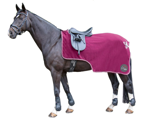 Couvre-reins polaire avec tresse de queue pour poneys et chevaux HKM Luxe bordeaux