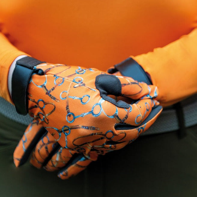 Gants d'équitation pour femme HKM Allure orange portés