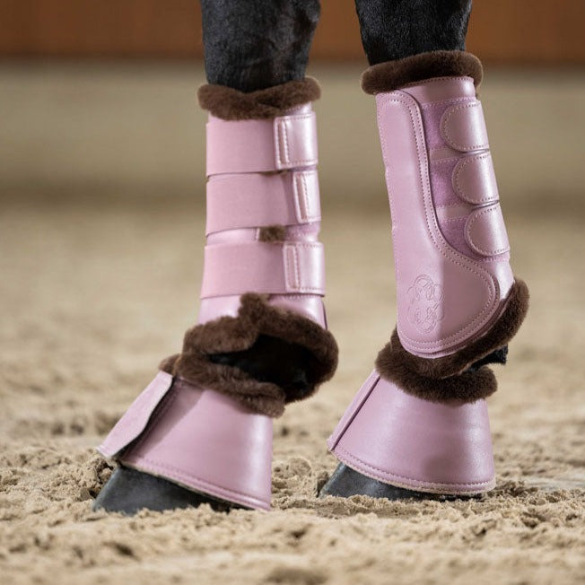 Guêtres de dressage doublées mouton synthétique pour poneys et chevaux HKM Arctic Bay mauve