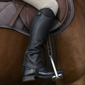 Mini-chaps en cuir synthétique pour enfants et cavalières Norton Glitter noires portées