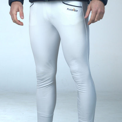 Pantalon d'équitation avec basanes grip pour petits cavaliers Flags&Cup Bassano blanc porté