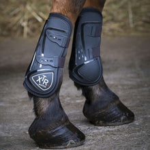 Charger l&#39;image dans la galerie, Protège-tendons pour poneys et chevaux Norton XTR à boutons noir
