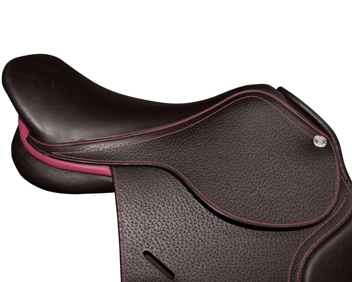 Selle personnalisable pour poneys Privilège Equitation La Baule marron et rose